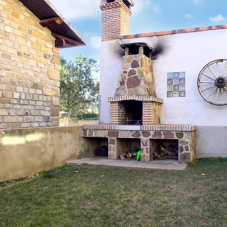 4 Bedroom Cozy In Apartment *