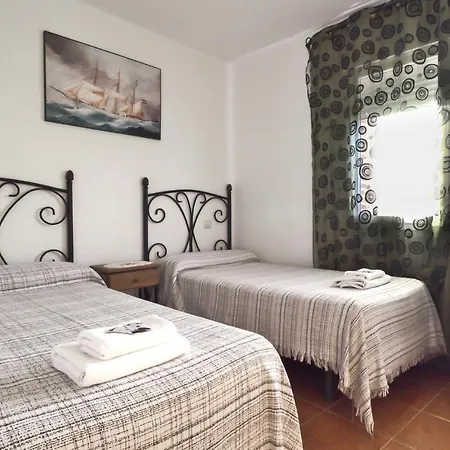 4 Bedroom Cozy In Navaluenga