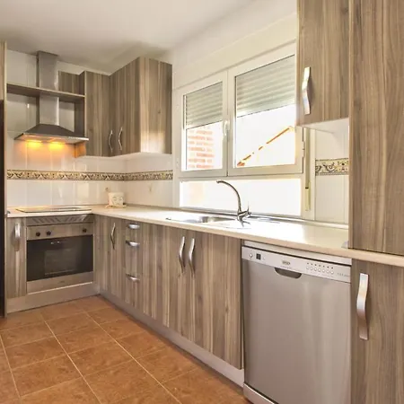4 Bedroom Cozy In Navaluenga